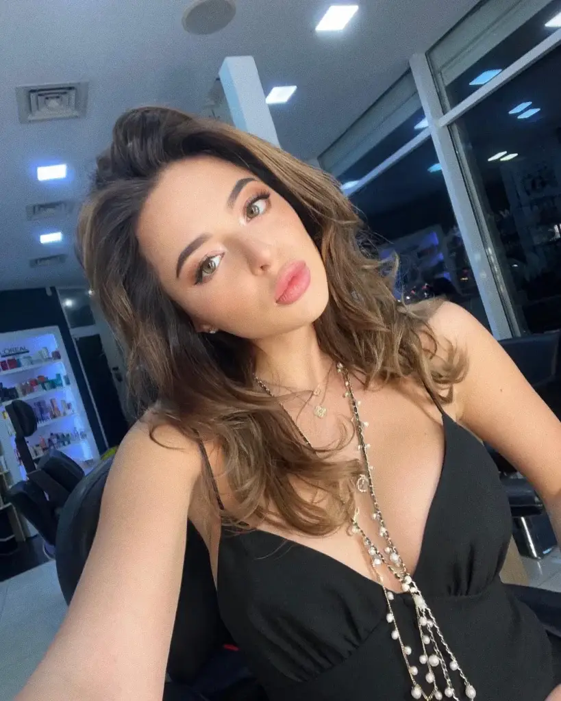 Полина